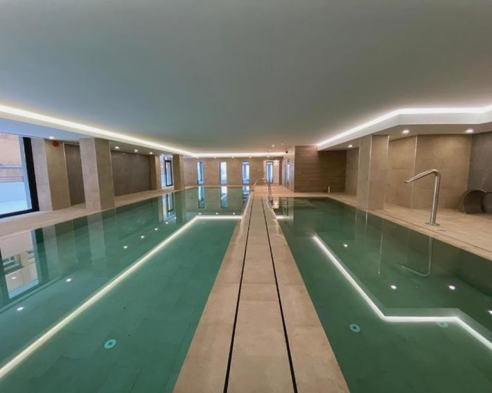 CP Top floor luxury studio with spa and pool