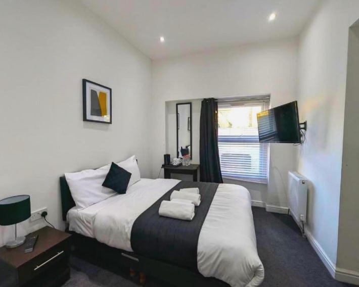 OYO Firs Lodge London Heathrow