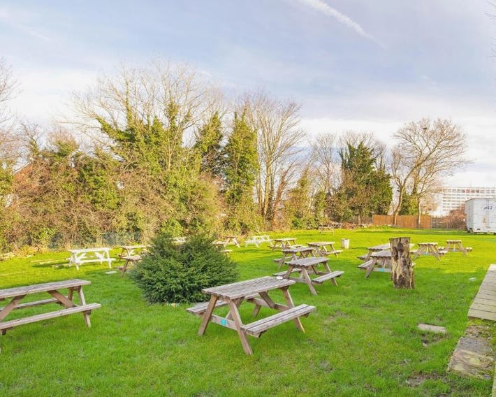 The Green Man Pub and Hotel by OYO