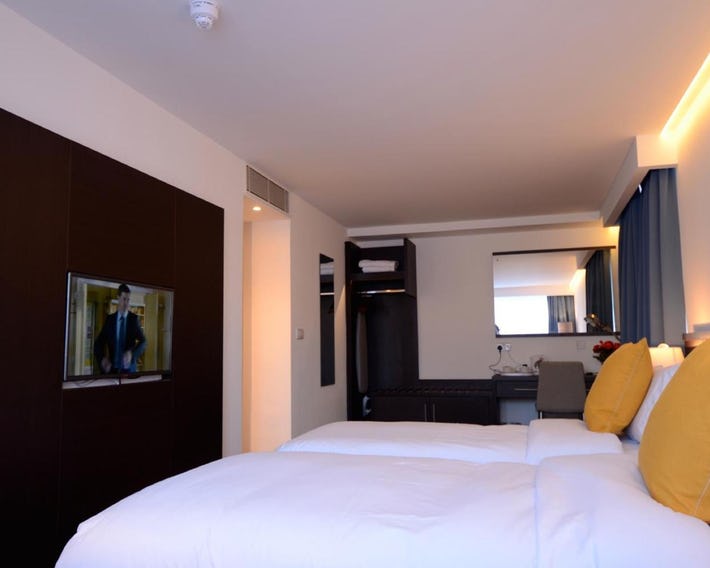 Pelican London Hotel and Residence