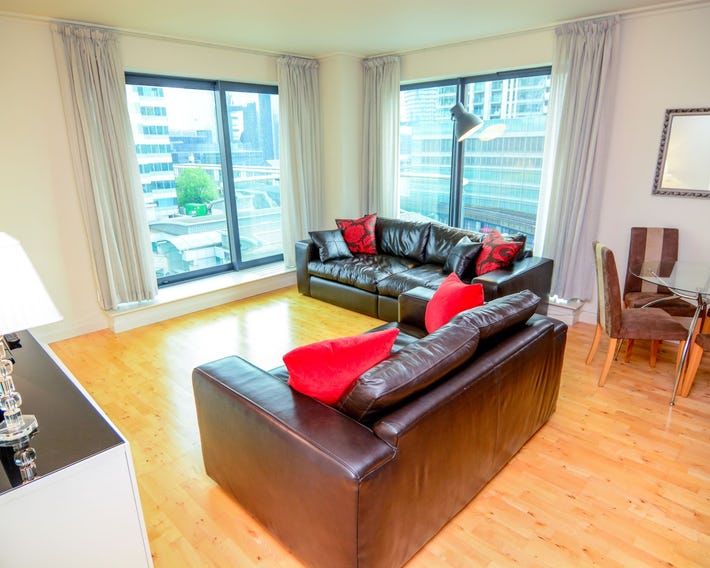 Discovery Dock Apartments East by Apartment Wharf
