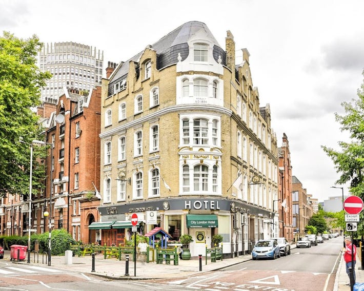 City London Hotel