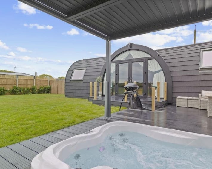 Choller Lodges - The Barn House With Hot Tub