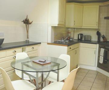 Basingstoke Apartments - Westlands House, City Centre, Home-From-Home