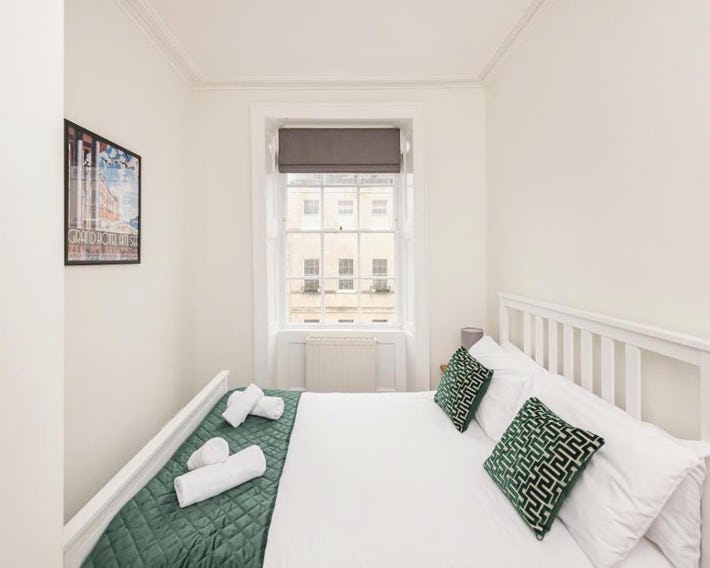 Stunning Georgian Apartment in Central Bath