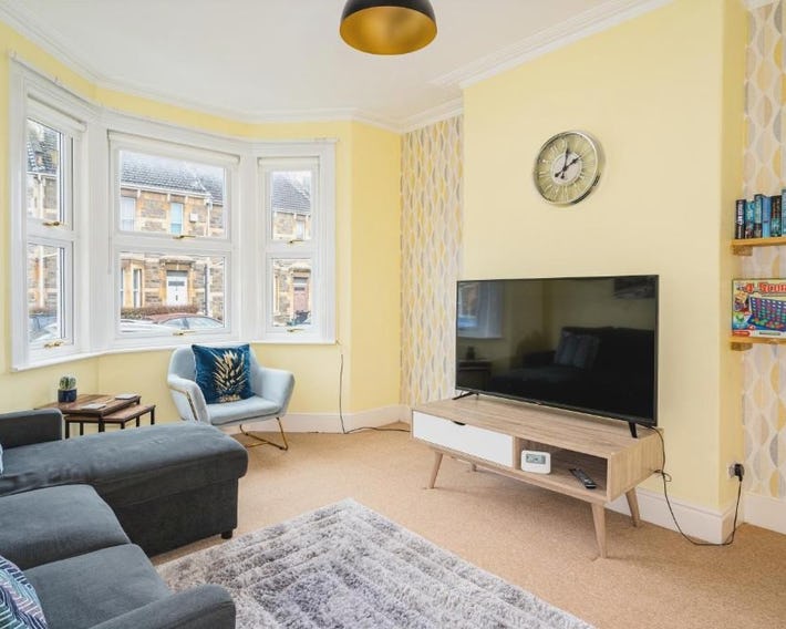 Fantastic, Spacious 3 Bedroom House With Garden