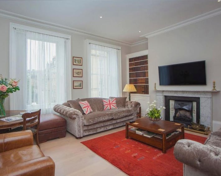Blenheim House - Luxury City Centre Georgian Townhouse for 8