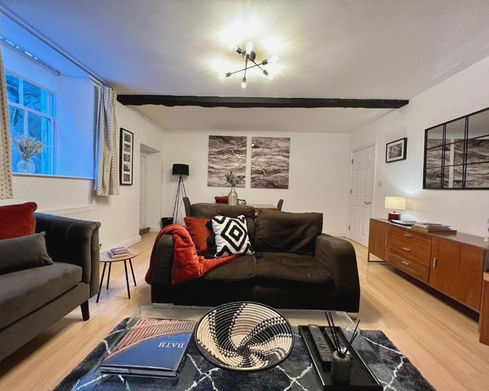 Superbly located 2 bedroom luxury apartment