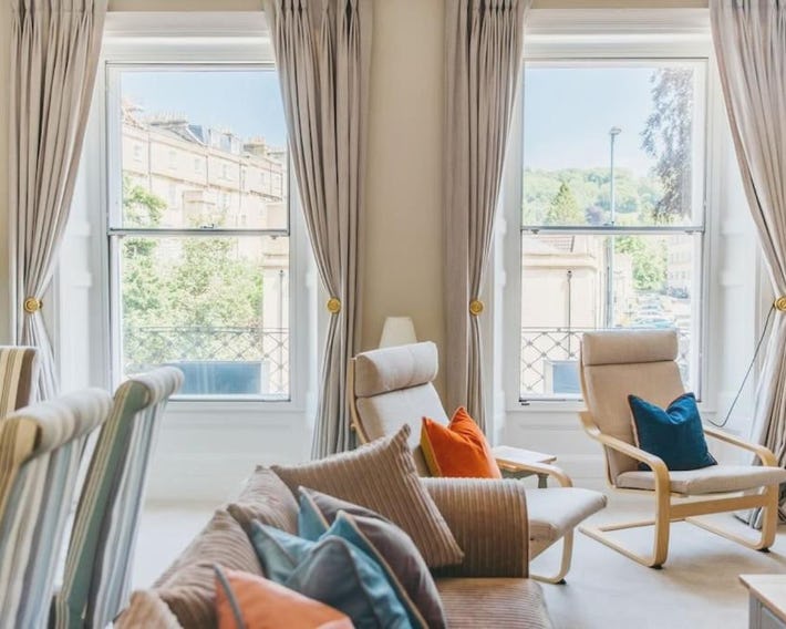 Luxury, Central, Sun-Filled 3 Bed Haven in Bath