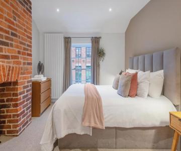 Osbourne House Pink 2 Bed, 2 And Half Bath