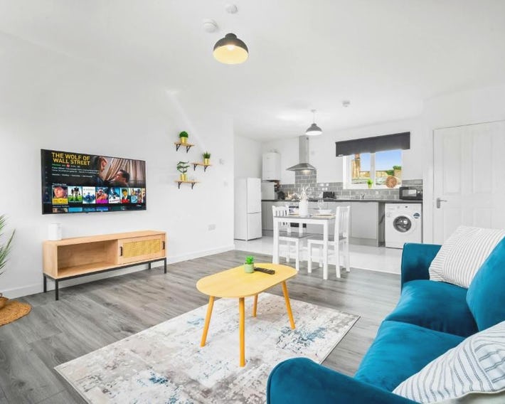 Stylish Apartment - On Street Parking - Netflix 2MH