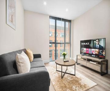 Stylish Two Bedroom - City Centre - New Executive Development - Jq 6ah