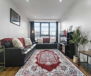 Elegant 2-bed With Traditional Touches
