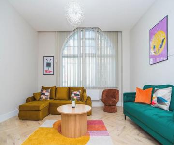 Birmingham 4 Bedroom Apartment - With Parking