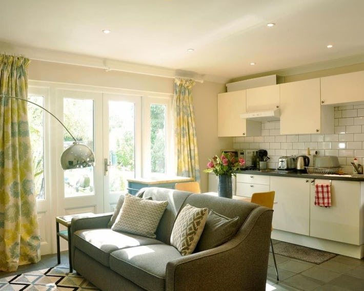 Moseley - House - Sleeps 4 - Parking - Garden