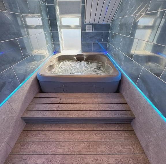 Edward Place Luxury Hot Tub Apartments
