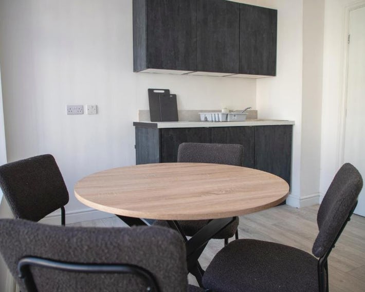 Ground Floor - Balmoral Stays - Free Wifi