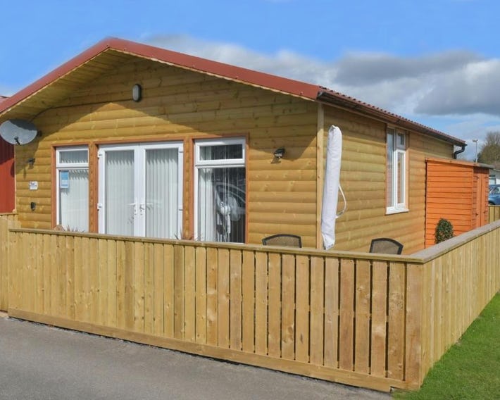 Pet friendly sleeps 6 Chalet Bridlington free elec