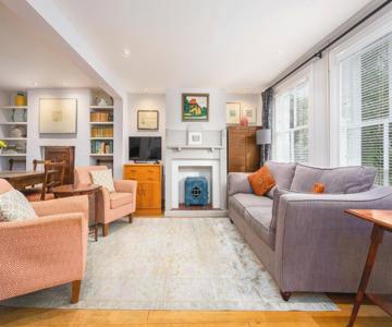 Delightful Bird Sisters Cottage With Free Parking