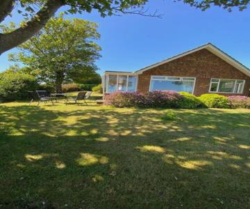House - Free Parking & Sea Views