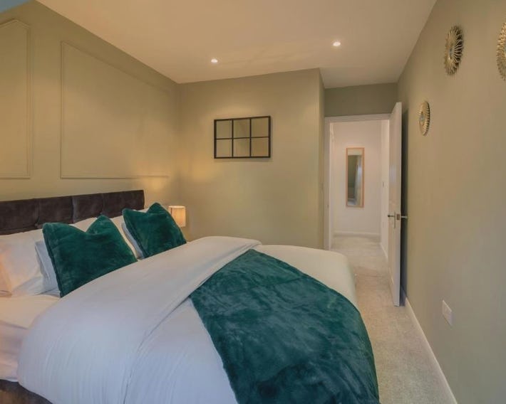4 Bedroom House by Primal Estates Short Lets in Brighton
