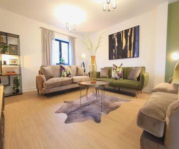 Cabot Mews Apartment 8