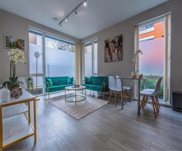 Garden View Serviced Flat by Castle Park, Lift