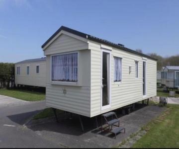Caravan Sleeps 4 With Free Parking