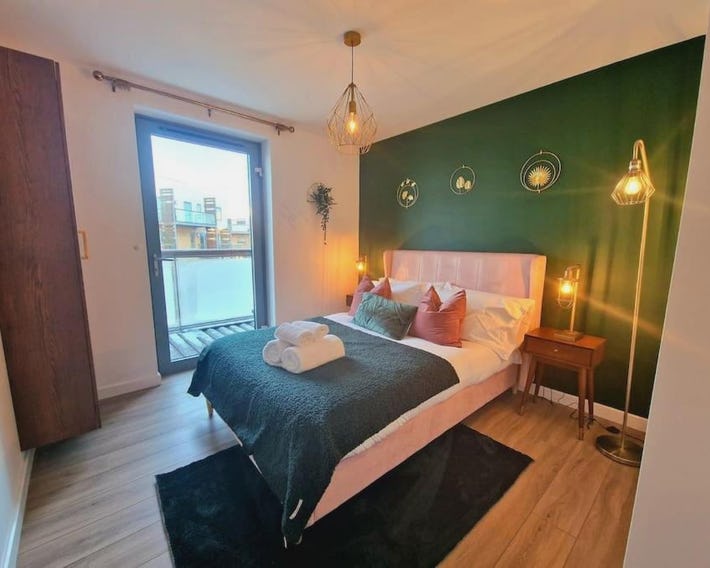 Luxury Station Apartment