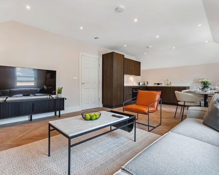 Tailored Stays - Central Cambridge, Warkworth Lodge