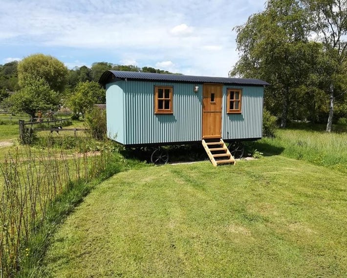Gaggle of Geese Pub - Shepherd Huts & Bell Tents
