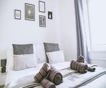 The Coastal Gateway, FREE car park, 3 bedrooms, 5 beds,, central location