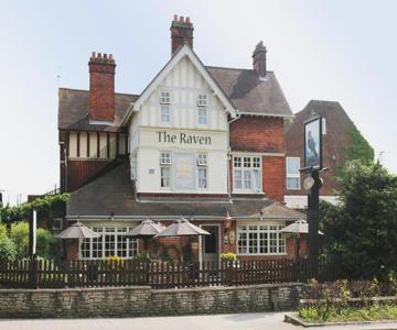 Raven Hotel