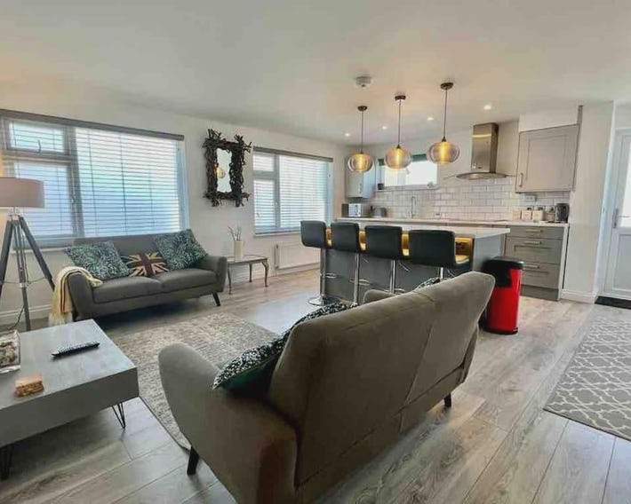 The Emslie Road Beach Flat