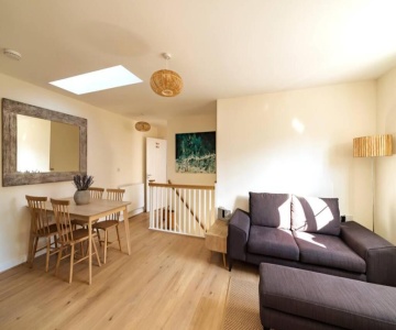 Number 27, Swanpool