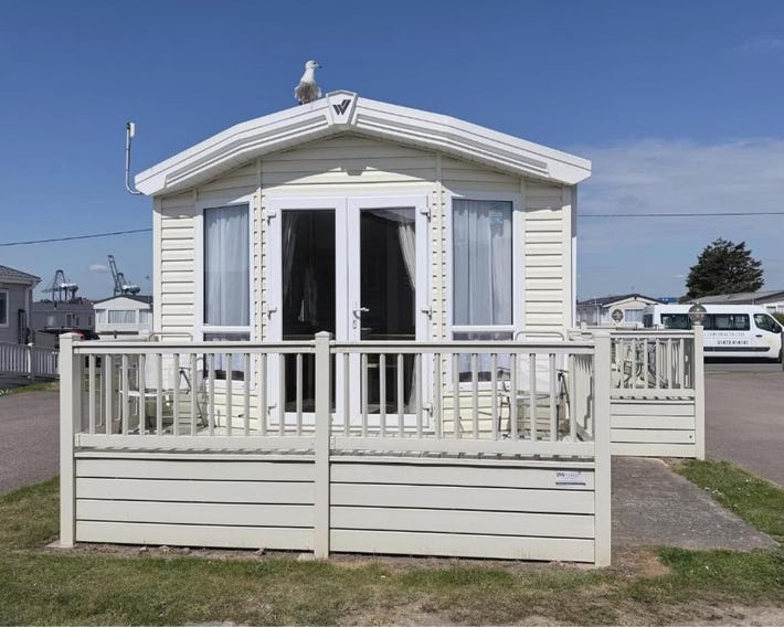 Lovely 6 Berth Caravan At Suffolk Sands Holiday Park Ref 45010Mv