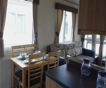 Caravan - Sleeps 6 - Sea Views - Dog Friendly