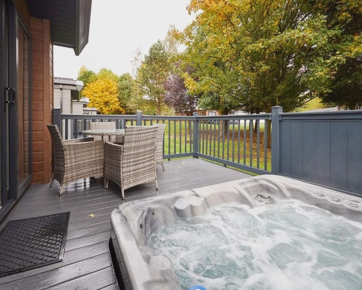Fir Tree Lodge with Hot Tub