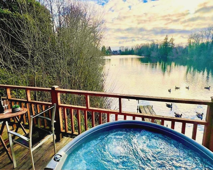 Holly Lodge 12 Hot Tub