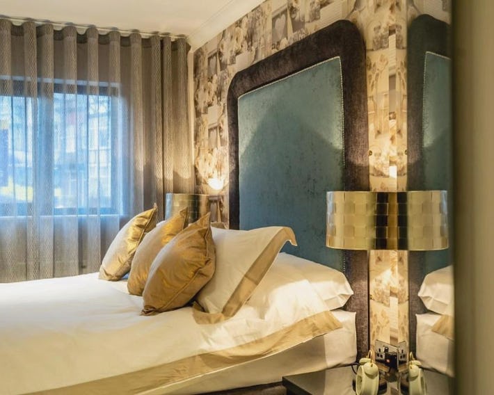 5 London Mews - with free parking