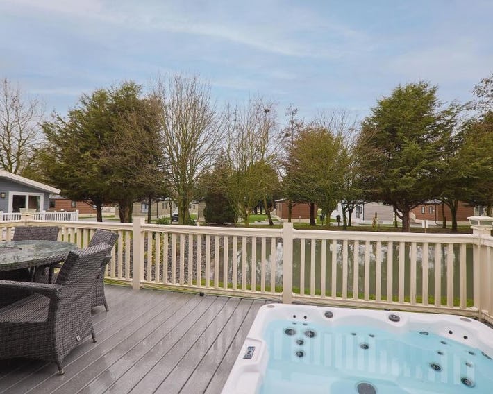 The Crucible lodge with Hot Tub
