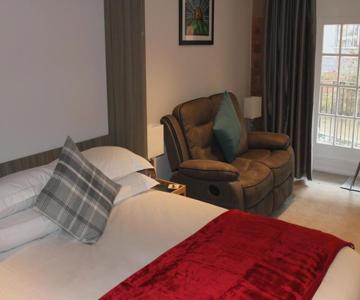 Waters Edge At Cocoa Suites