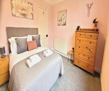 Hartoft St - 2 bed near river