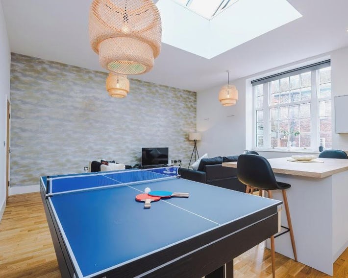 Stylish Modern Retreat in Central York -Pool Table