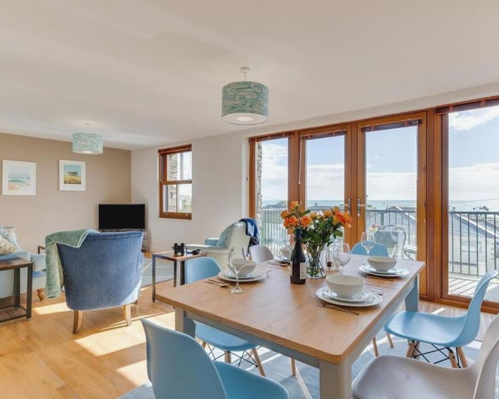 2 Bed in Praa Sands oc-10clip