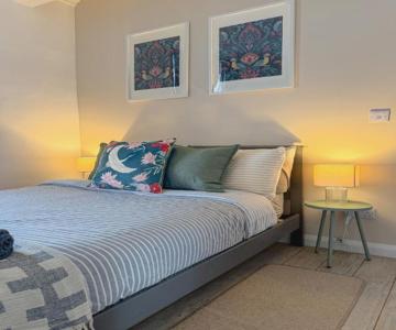 The Studio Retreat - 2 bed flat, sleeps 4 - Brampton Town Centre, Hadrians Wall