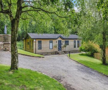 Charlesworth Lodges