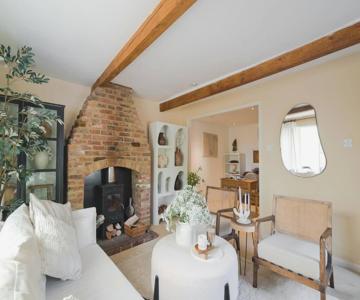 Adorable 2 Bedroom Guest House