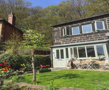 Calderside Cottage (2 Bdr Central Hebden Bridge)