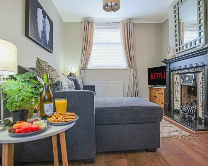 Host & Stay - Newington Road